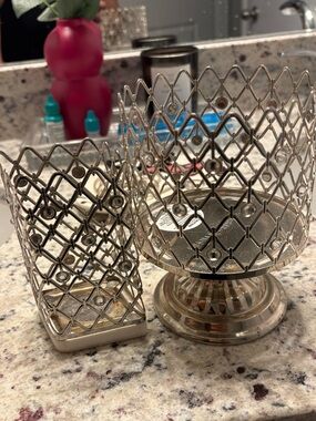 WIRED GEMS METAL MARBLE FOAMING
SOAP SLEEVE & CANDLE HOLDER SET